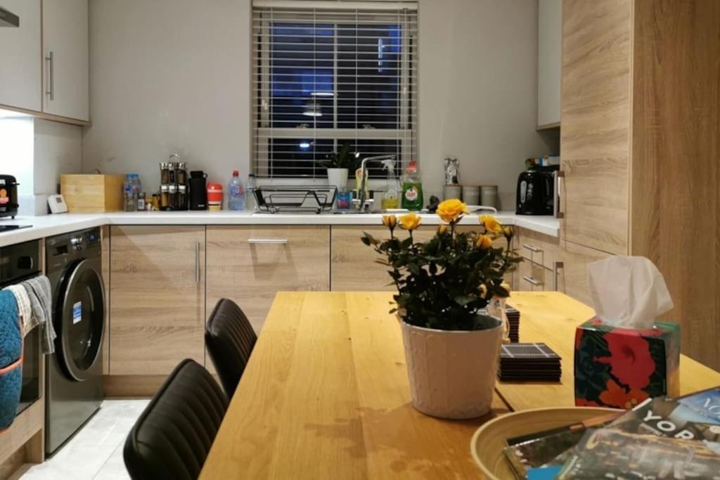 3 Bedroom Townhouse, Free Parking York Dış mekan fotoğraf